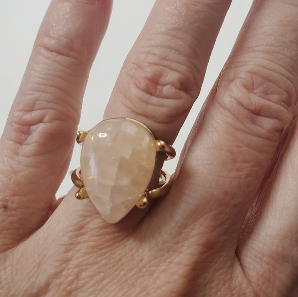 Pear Shaped Rose Quartz Look Ring 5/6 - Picture 1 of 3
